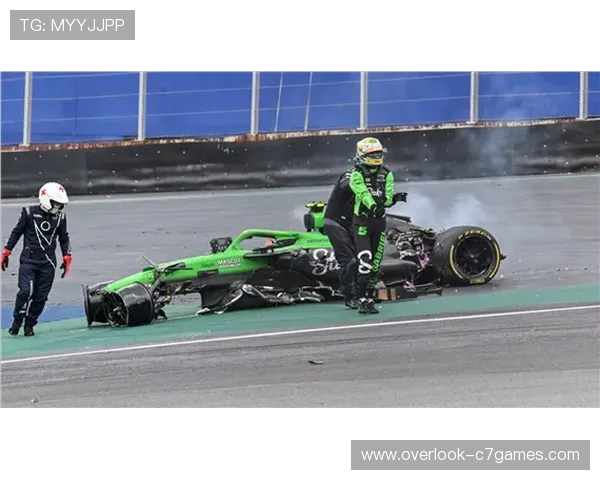 F1赛季最新动态：车队战略博弈引发赛道激战，车手纷纷突破自我极限