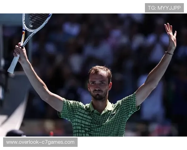 梅德韦杰夫逆转夺冠 成就职业生涯新高峰 揭示网球新格局