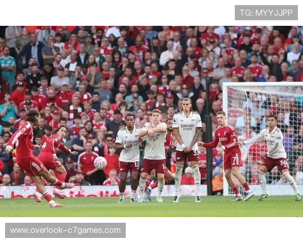 英超争冠白热化曼城绝杀利物浦登顶引爆赛季最高潮时刻全场沸腾