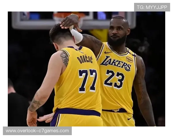 詹姆斯宣布复出领衔湖人重返赛场,季后赛冲击势头强劲 詹姆斯宣布复出领衔湖人重返赛场,季后赛冲击势头强劲