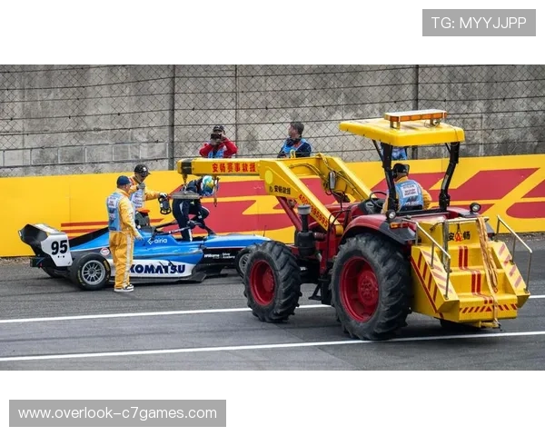 F1赛季最新动态揭秘车队策略与车手表现变化趋势 F1赛季最新动态揭秘车队策略与车手表现变化趋势