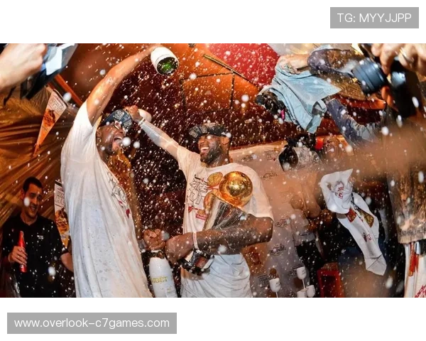 NBA焦点之夜巨星对决新秀爆发季后赛席位争夺愈发白热化 NBA焦点之夜巨星对决新秀爆发季后赛席位争夺愈发白热化