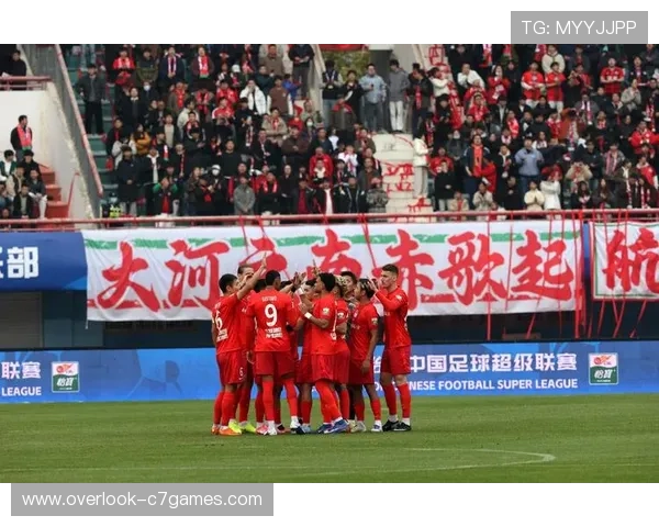 新赛季焦点战引爆球迷热情多支强队角逐冠军悬念升级表现备受期待